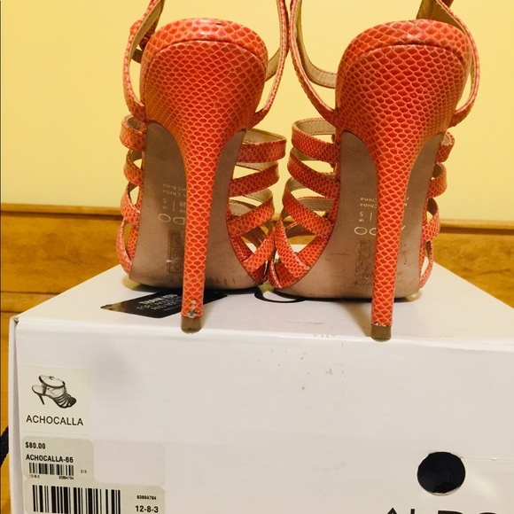 High heeled sandals. - Picture 4 of 5